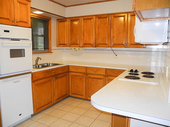 2nd image of 2321 Grand Blvd