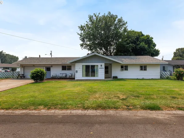 10301 Emily Dr, Island City, OR 97850