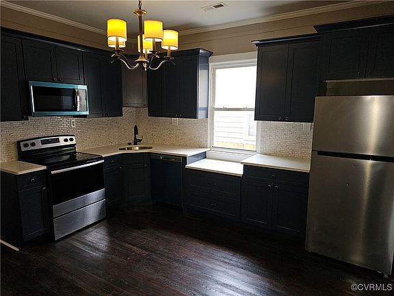 3rd image of 1156 W Wythe St