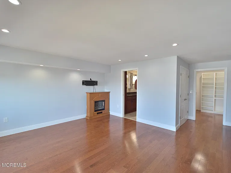 525 Ocean Blvd #405 — Photo 25