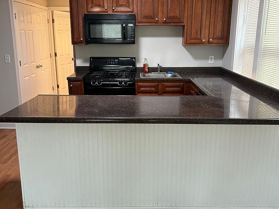1st image of 3935 Miami St #2W