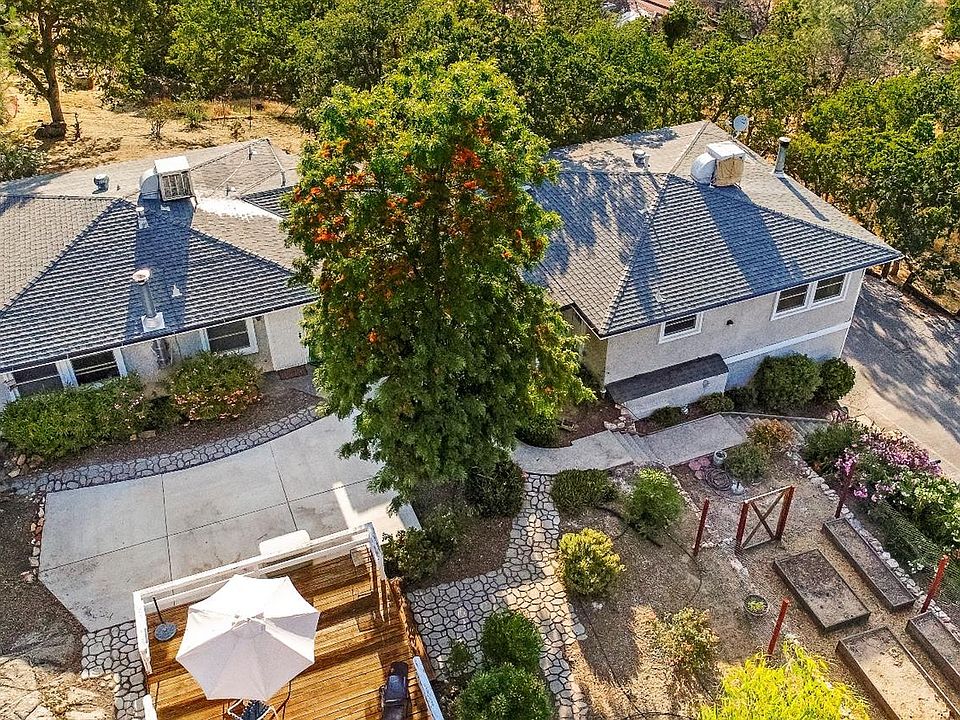 1st image of 41683 Lilley Mountain Dr
