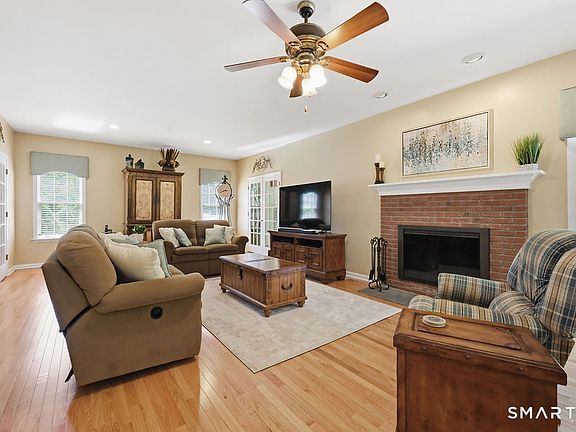 4th image of 161 Great Pond Road