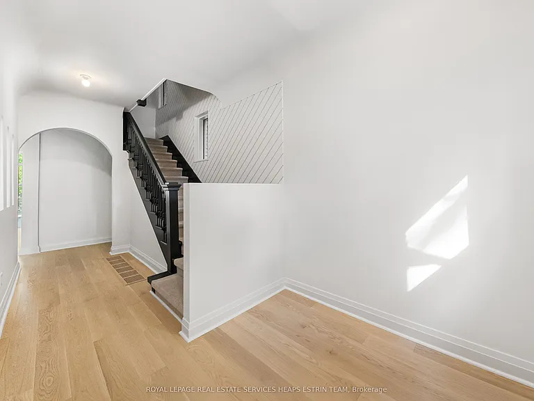 54 Rathnelly Ave — Photo 2