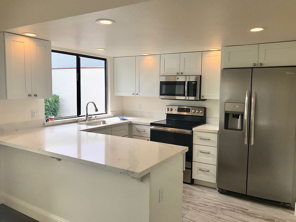 1st image of 3098 Stadium Ave