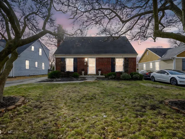 2435 McLeay Dr, Indianapolis, IN 46220