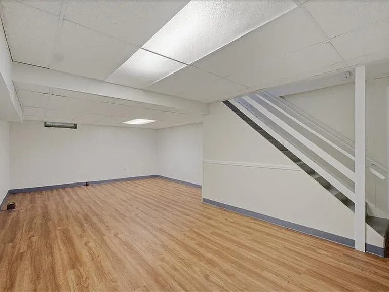 9470 Hillside Dr — Photo 27