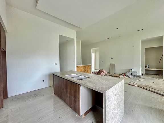 4th image of 8703 Plantation East Dr
