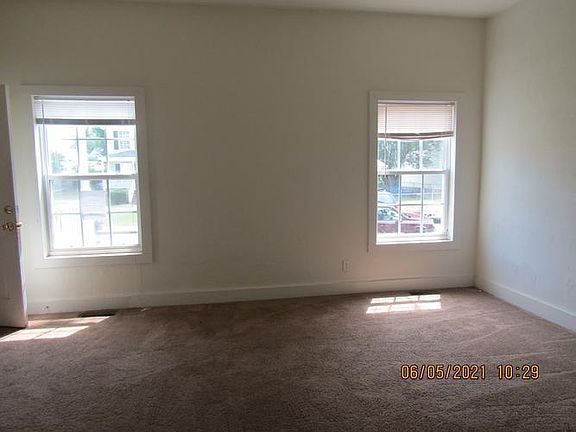 3rd image of 1520 Prentis Ave