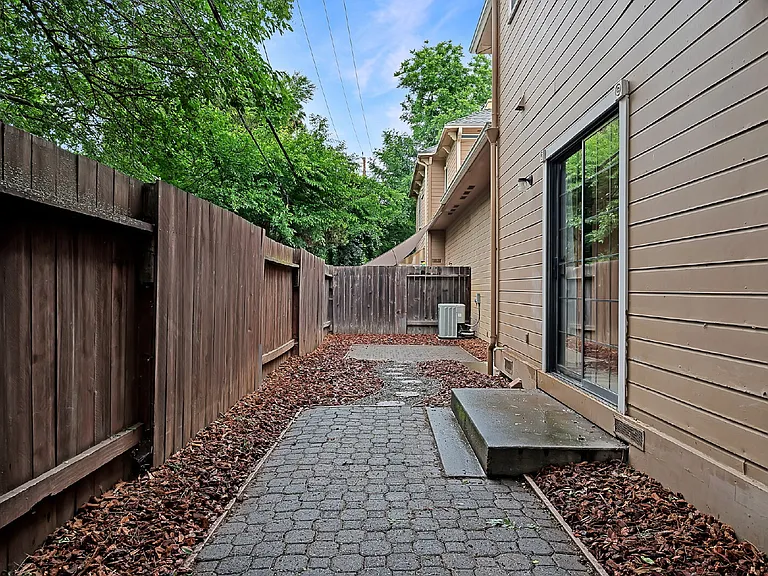 4A Dickens Ter — Photo 18