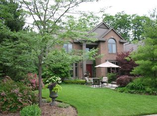 5271 Park Ridge Ct, West Bloomfield, MI 48323