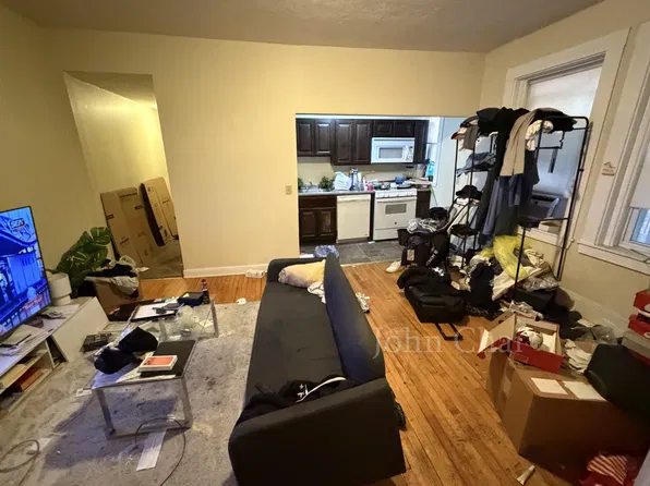 1292 Commonwealth Ave APT 11, Boston, MA 02134