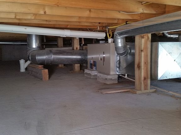 Hot air system in crawlspace