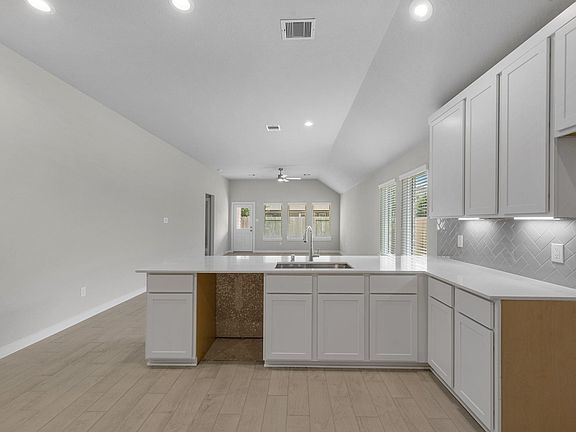 4th image of 1763 Pecan Woods Ln
