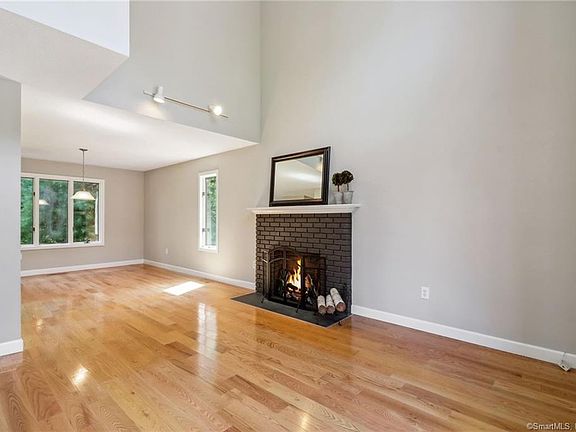 3rd image of 338 Cavan Ln