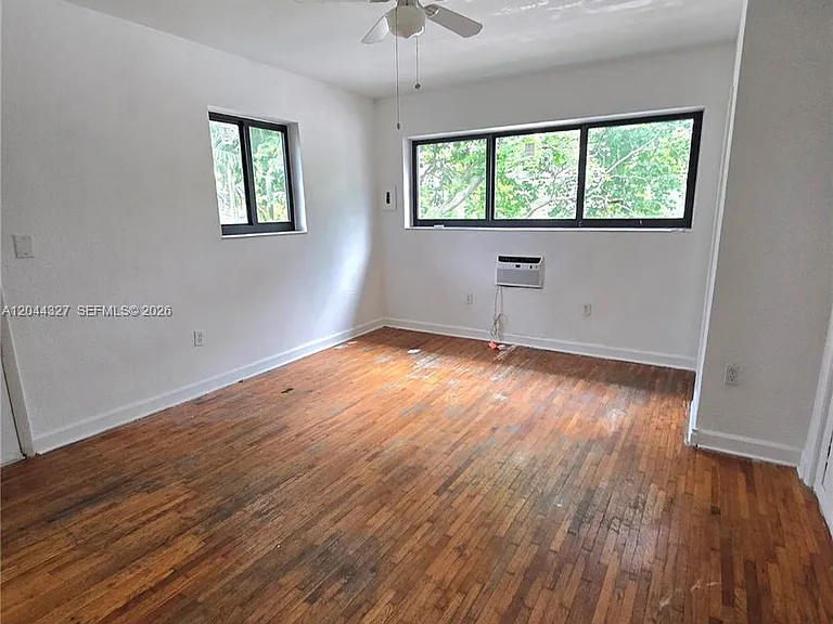 7035 Rue Granville #3 — Photo 12
