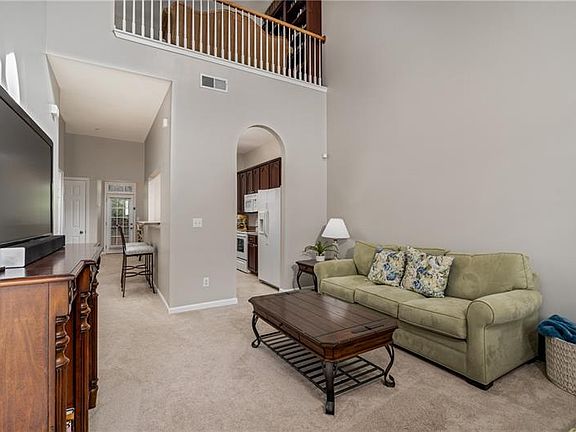 2nd image of 412 Pierpont Ct