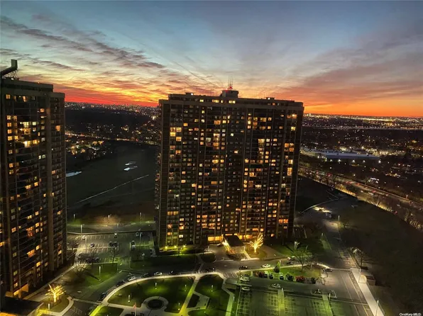 27010 Grand Central Parkway #3X, Floral Park, NY 11005