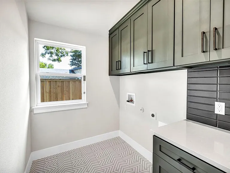 8209 Polar Dr — Photo 34