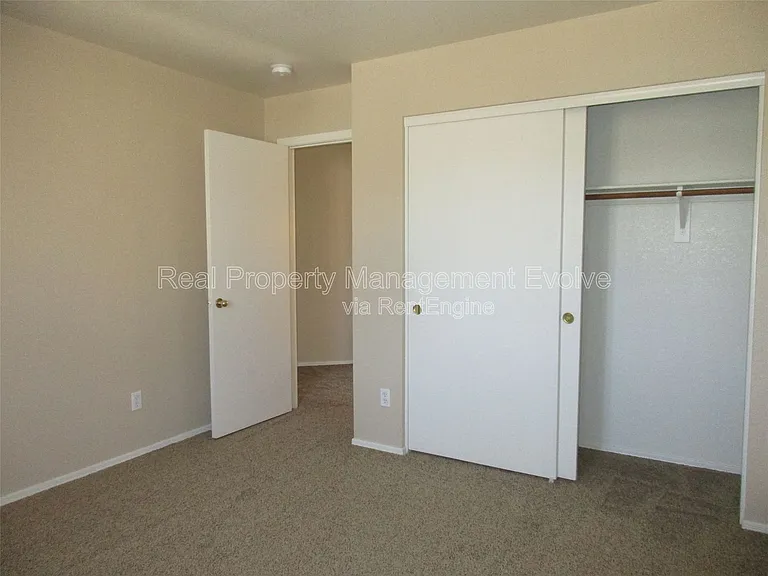 7418 W Eva St — Photo 11