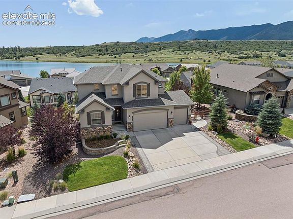 3rd image of 2941 Lakefront Dr
