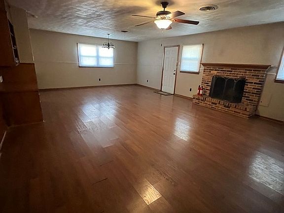 4th image of 2473 Campus Ct