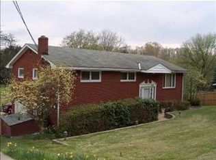 9700 Barnes Lake Rd, Irwin, PA 15642