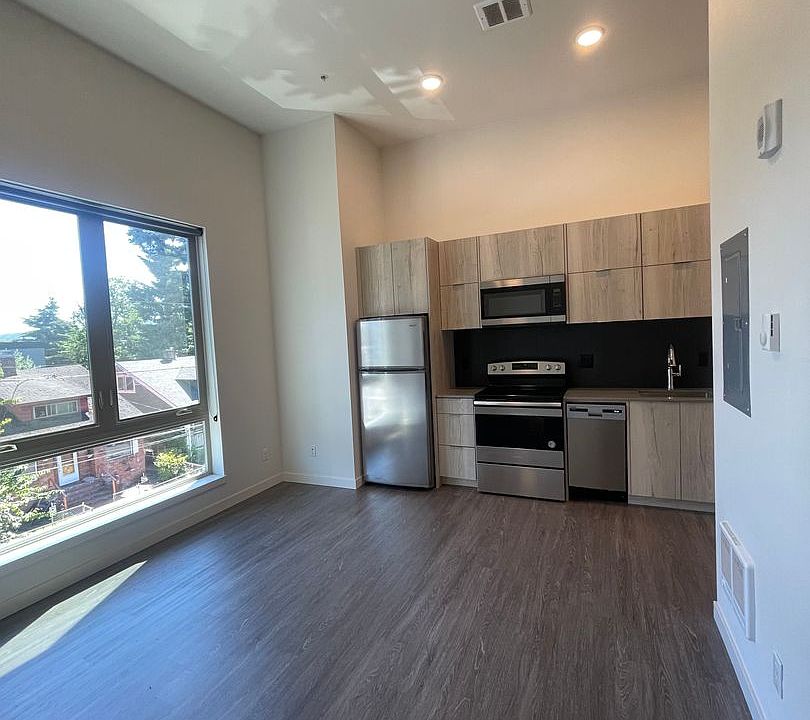 1st image of 1525 N Webster St #301