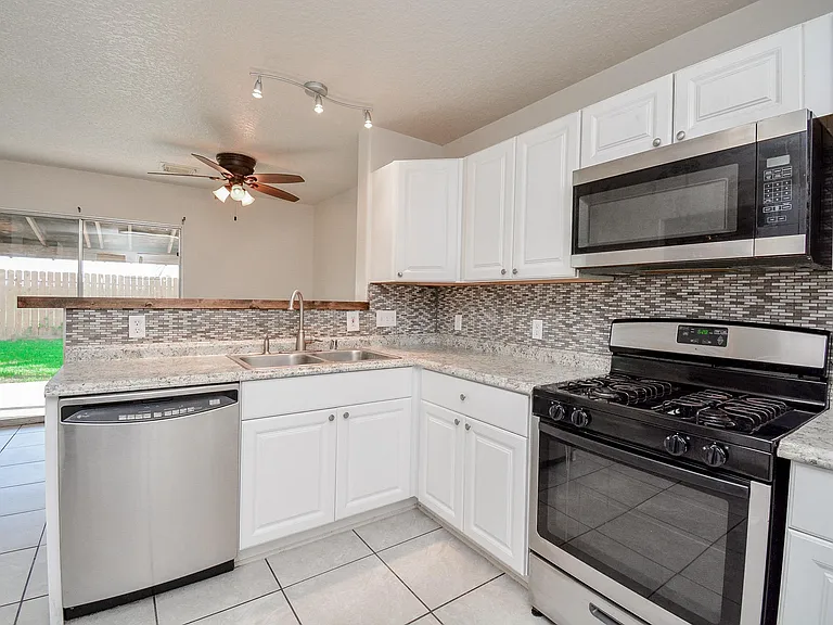 19735 Eagle Canyon Way — Photo 6