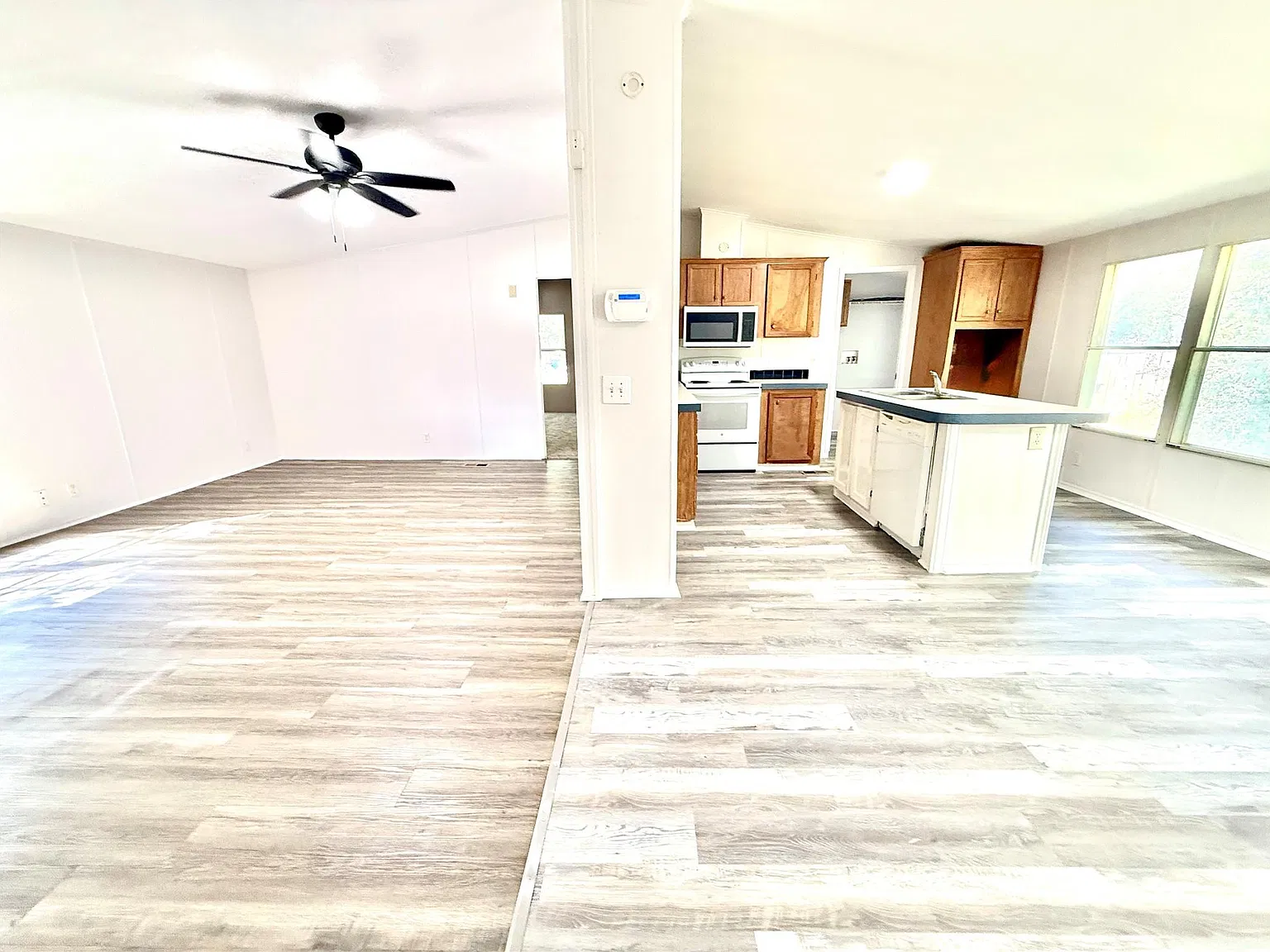 3 bed, 2.0 bath, 1344 sqft, $1,450 — Photo 3