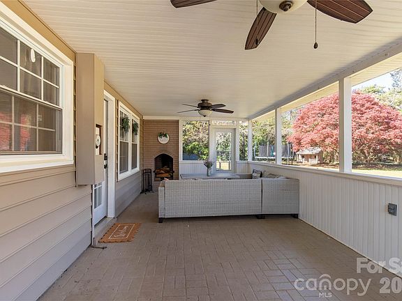 5th image of 1212 Pinecrest Dr