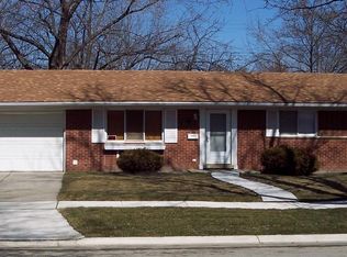 23237 Whitley Dr, Clinton Township, MI 48035