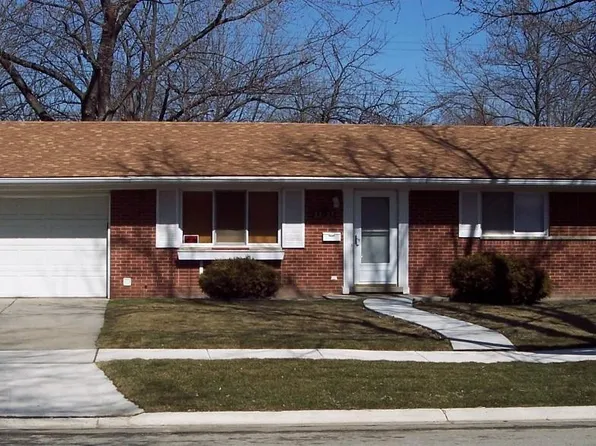 23237 Whitley Dr, Clinton Township, MI 48035
