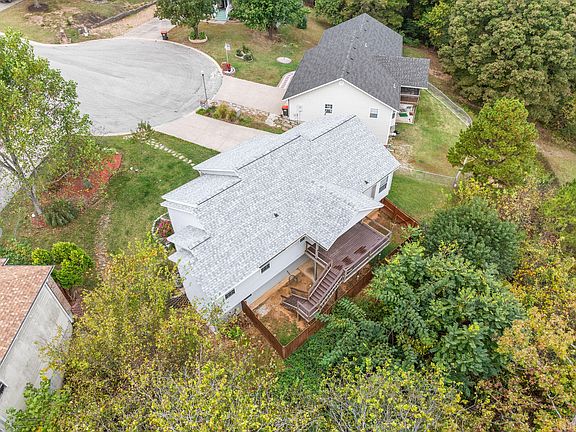3rd image of 180 Ashford Drive