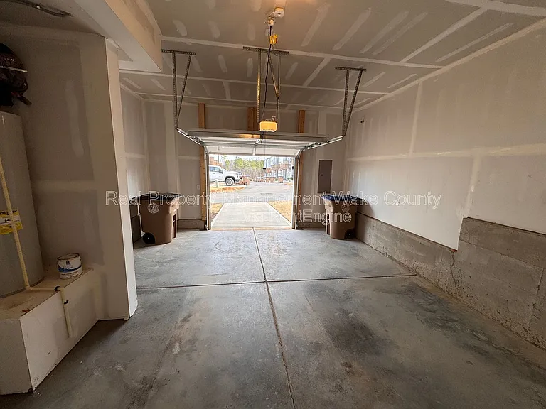 410 Odham Ln — Photo 23