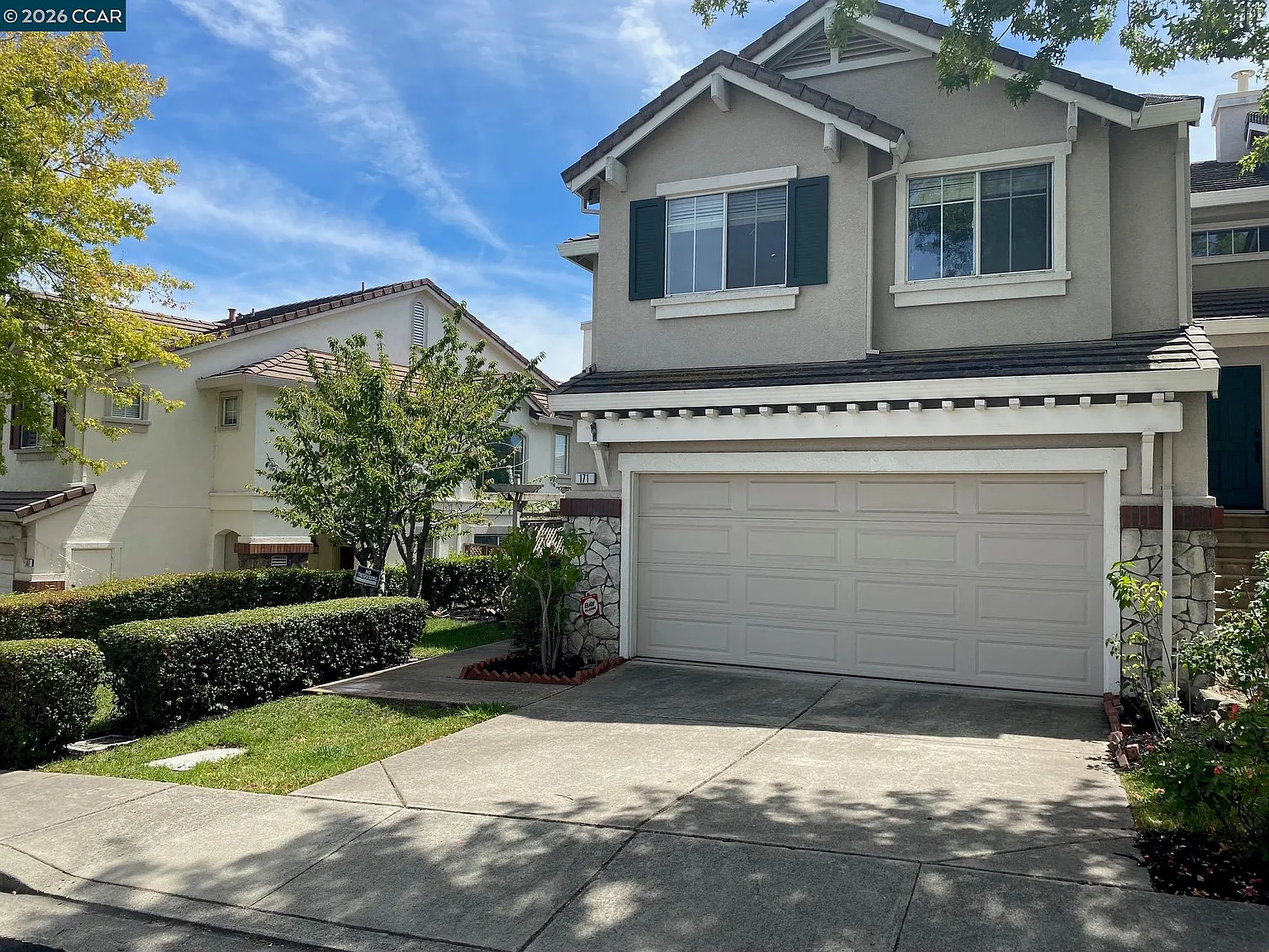 3 bed, 1995 sqft, $4,700 — Photo 3