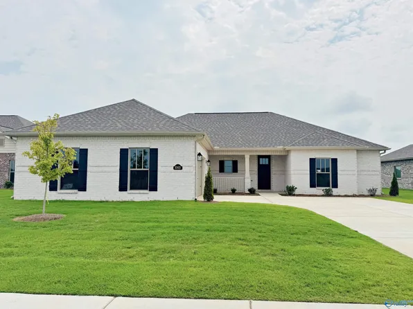 1065 Maplehurst St, Decatur, AL 35603