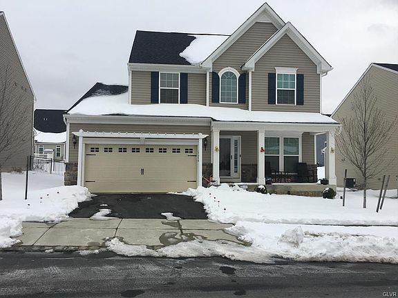 3rd image of 2204 Emanuel Ct