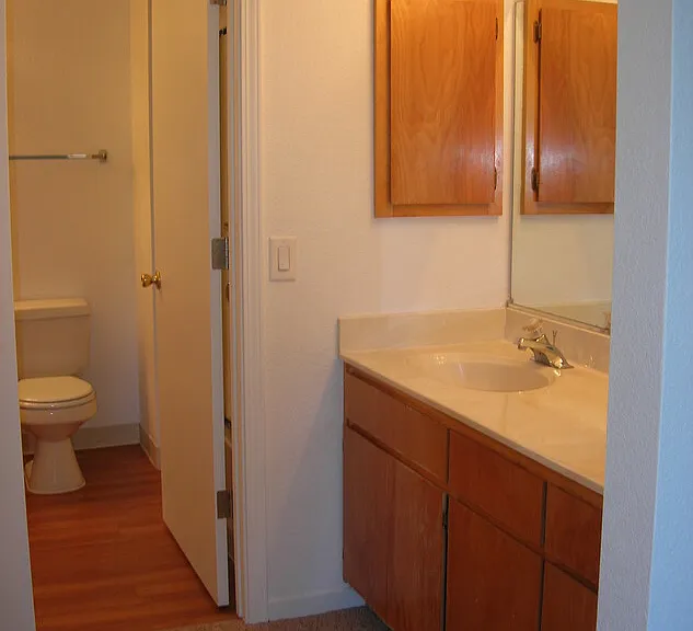 Lazzini Ave — Photo 3