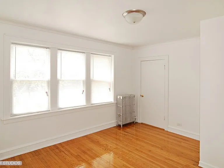 5800 W Iowa — Photo 13