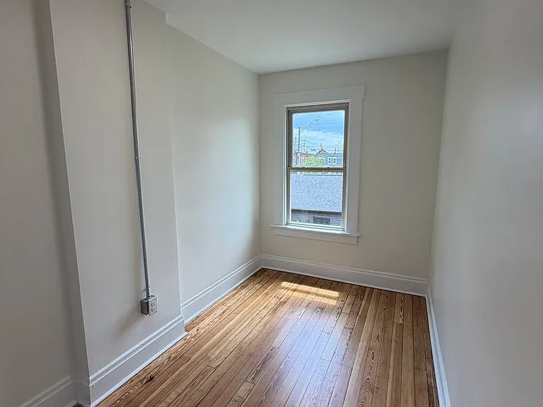 421 Hanford St — Photo 9