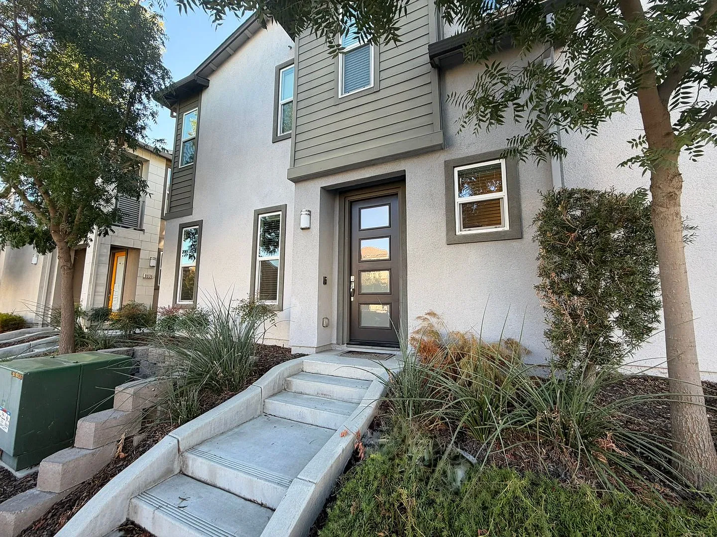 Beautiful 3-Bedroom, 2.5-Bath Home in Elk Grove Community Tesla Charging & Resort-Style Amenities! — Photo 2