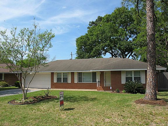Welcome home! This fantastic house has SO much to offer. Mature perennial landscaping and lush lawn 