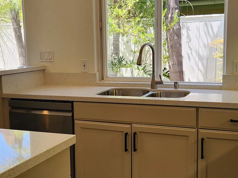 2246 Levante St — Photo 19