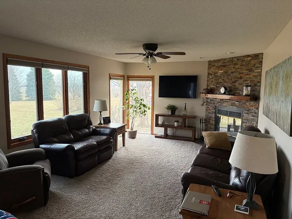 1001 SW Maplewood Dr, Grimes, IA 50111