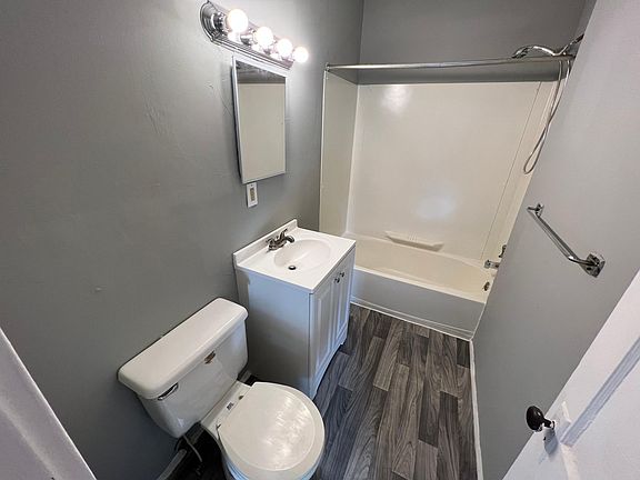 5th image of 2966 E 65th St #1