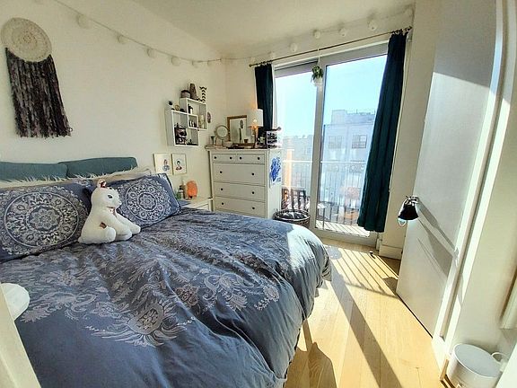 5th image of 629 Marcy Ave #306
