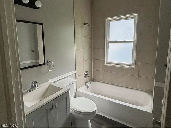 4th image of 12021 Forest Ave