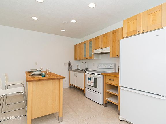 4th image of 2455 NE 51st St #E-214
