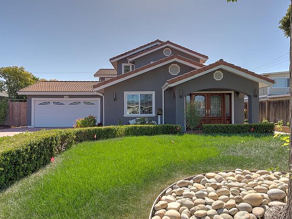 2nd image of 3299 Los Prados St